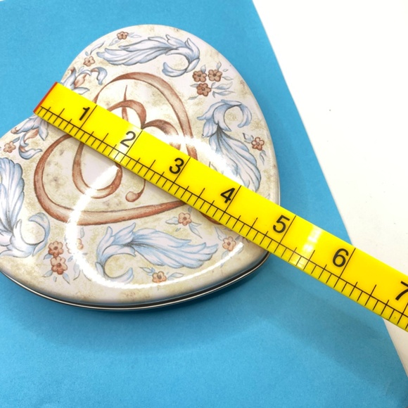 BRIGHTON Heart Large Jewelry Covered Tin - Picture 6 of 9